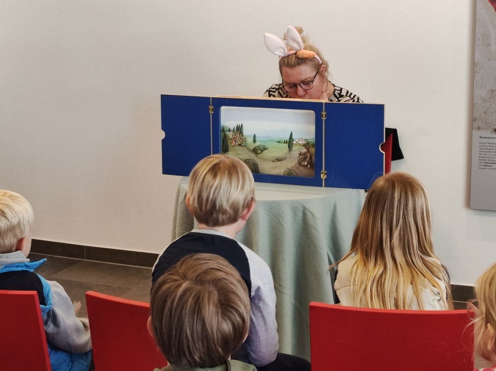 Ostereiersuchen auf der Burg